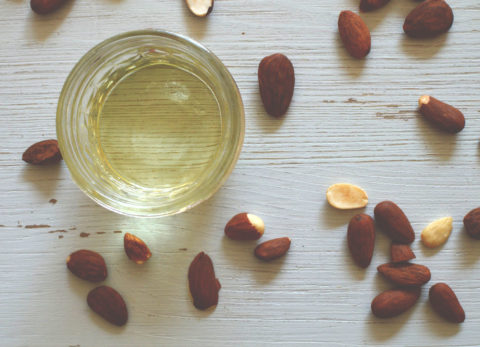 8 benefits of sweet almond oil for your skin